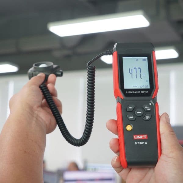 UT381A Luxómetro con Bluetooth Uni-Trend