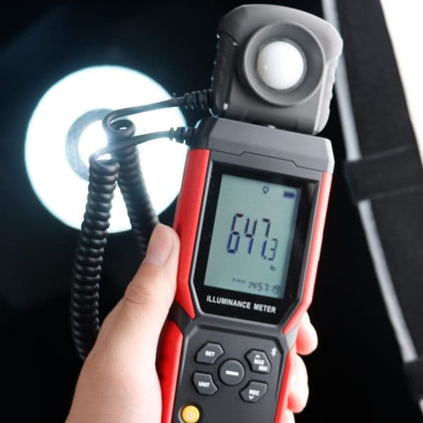 UT381A Luxómetro con Bluetooth Uni-Trend